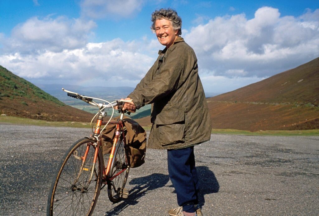 Full Tilt Ireland to India with a Bicycle by Dervla Murphy