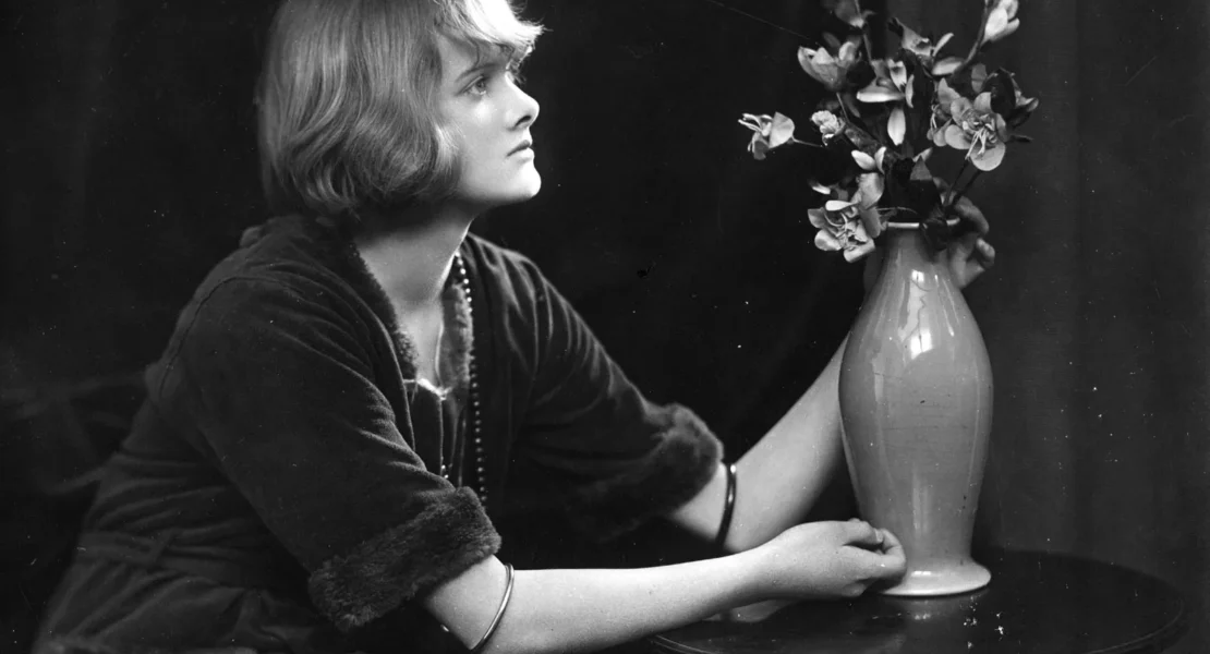Young Daphne du Maurier